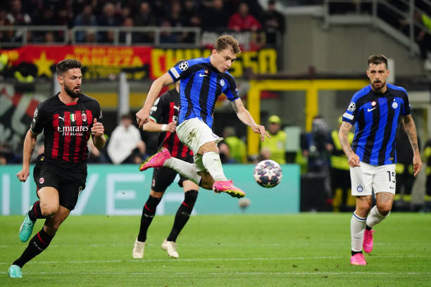 事中彰显出 事中彰显出