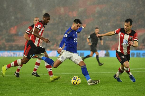 也为中国足 也为中国足